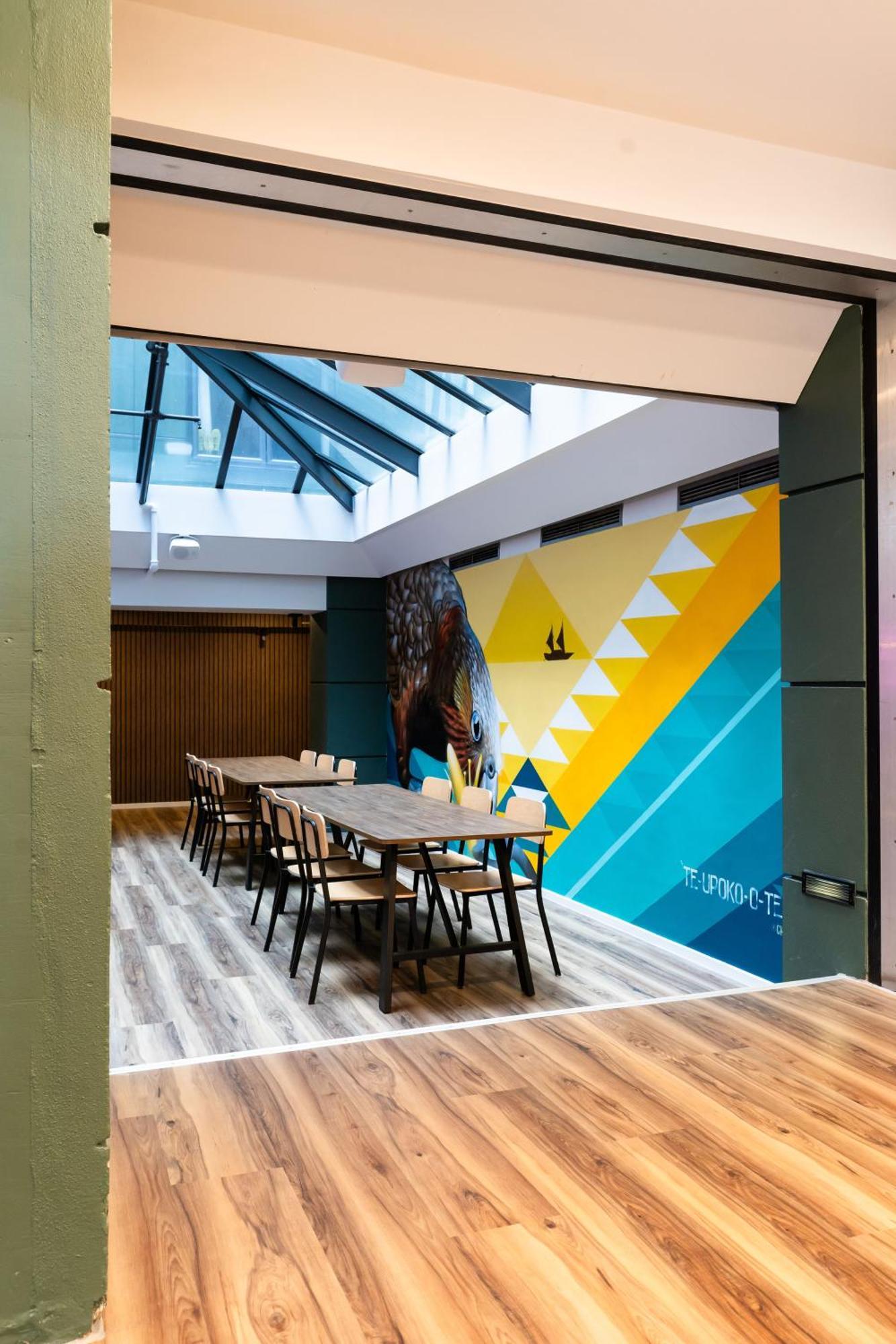 Albergue Haka House Wellington Exterior foto The Hub